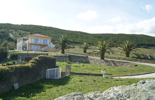 Santa-Severa Apartamento | Les Palmiers - Apartamento nuevo con magnífica vista al mar