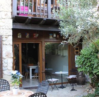Saint-Paul-les-Romans Cama Y Desayuno | Les Pascals