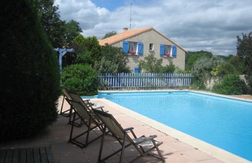 Bonneuil-Matours Cama Y Desayuno | Les pierres blanches