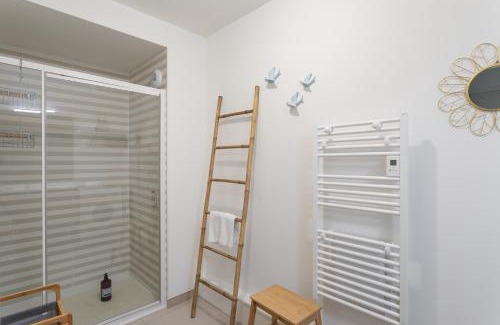 Sables-d'Or-les-Pins Apartamento | Les pins 205 - Appt 400m de la plage