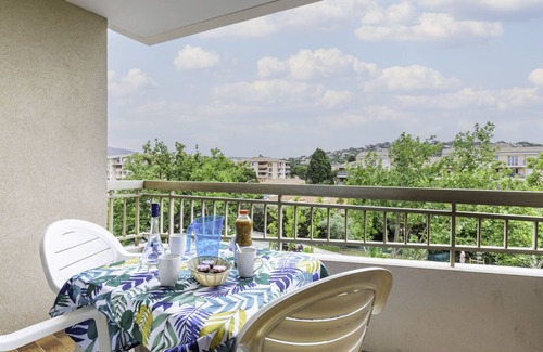 Sainte-Maxime City Centre Apartamento | Les Platanes by Interhome