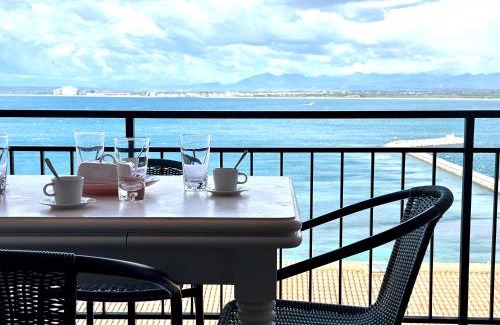 Almadraba-Canyelles Apartamento | Les Roques - Apartamento con vistas idílicas