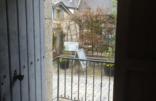 Bohon Apartamento | Les Roques Apartments in historical Monastery
