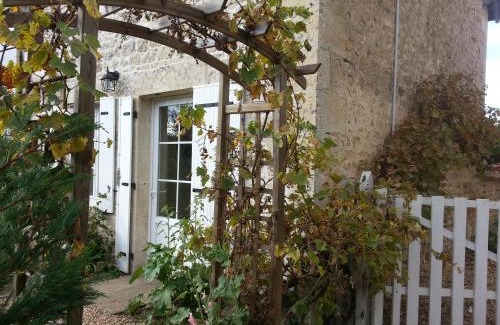 Saint-Vincent-la-Chatre Casa | Les Roses Trémières