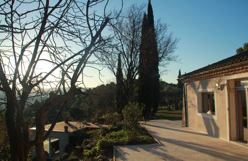 Mormoiron Apartamento | Les Roucas: tipo de estudio, encanto provenzal garantizado, vistas al jardín y la piscina