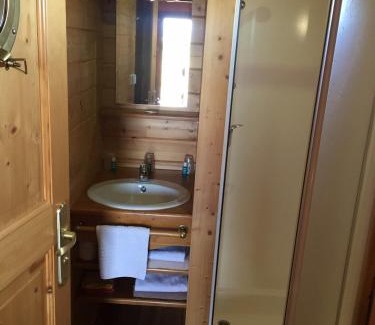 Livron-sur-Drome Casa | Les Roulottes-Gîtes de la Ferme de l'Autruche Dromoise