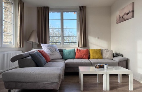 Vierville-sur-Mer Apartamento | Les sables d'or Grand apt lumineux bien équipé 1er étage vue panoramique sur campagne près superette, à 600 m plage proche Omaha Beach et pointe du Hoc parking gratuit, garage à disposition