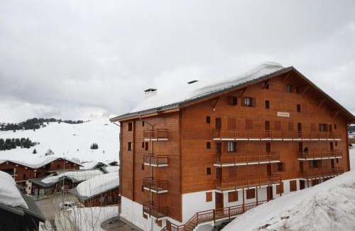 Les Saisies Apartamento | Les Saisies: Grand 2 pièces cabine, 6 pers, cheminée, balcon sud, wifi - FR-1-293-248