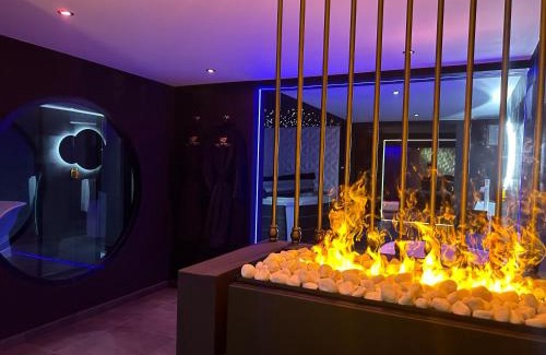 Bonneville Apartamento | LES SECRETS ROOMS - BONNEVILLE - LOVE ROOM 130m2 - SPA PRIVATIF