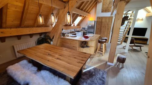 Monetier-les-Bains Apartamento | Les Suites du Monetier, alliant le charme et l'authenticité d'un chalet de prestige au cœur du village