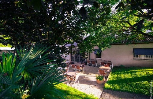 Rochefort-sur-Nenon Hotel | Les Tilleuls
