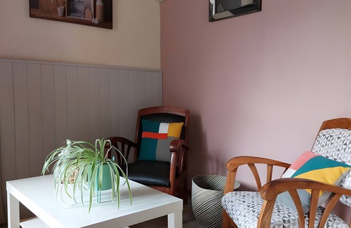 Saint-Romain-de-Benet Cama Y Desayuno | Chambre d’hôtes Les Violettes – Confort y serenidad en Saint-Romain-de-Benet