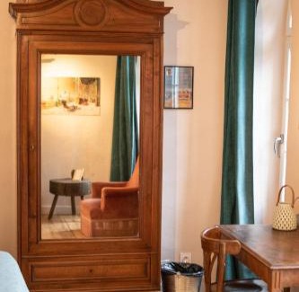 Salles Cama Y Desayuno | Les Volets Violets