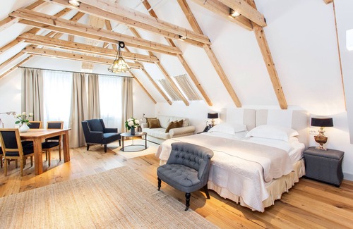 Ljubljana Old Town Hotel | Lesar Hotel Angel