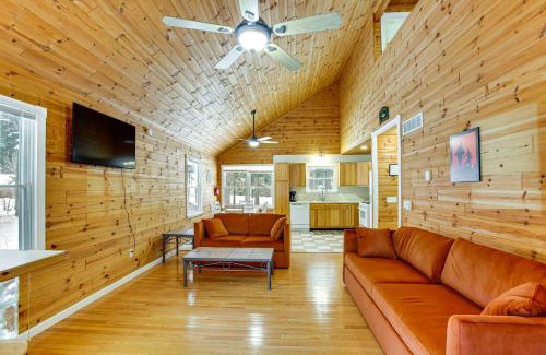 Cadillac Casa | Less Than 1 Mi to ATV Trails Cadillac Golf Retreat!