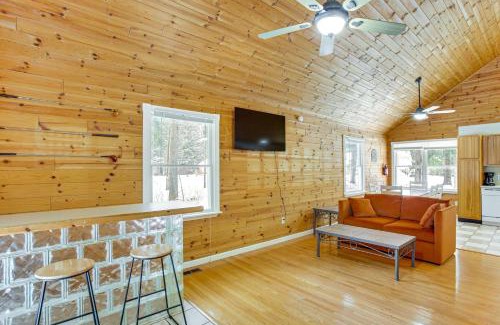 Cadillac Casa | Less Than 1 Mi to ATV Trails Cadillac Golf Retreat!