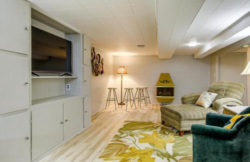 Green Bay Casa | Less Than 1 Mi to Lambeau Field Green Bay Home with Grill!
