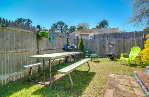 Dennis Port Casa | Less Than 1 Mi to Sea Street Beach Dennis Port Home!