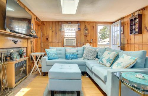 Dennis Port Casa | Less Than 1 Mi to Sea Street Beach Dennis Port Home!