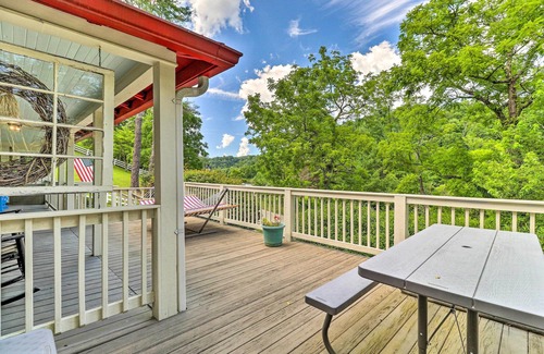 Crumpler Casa | Less Than 1 Mi to Tubing Crumpler Getaway with Fire Pit!