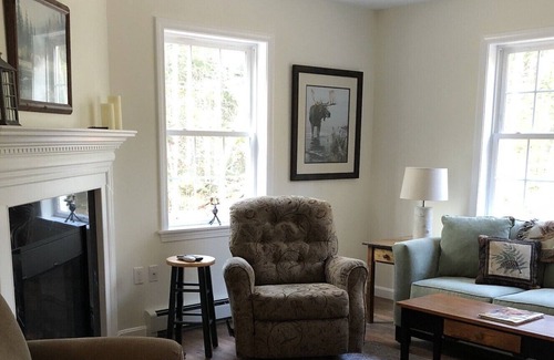 Danbury Casa | Less than 1 mile from Ragged Mountain