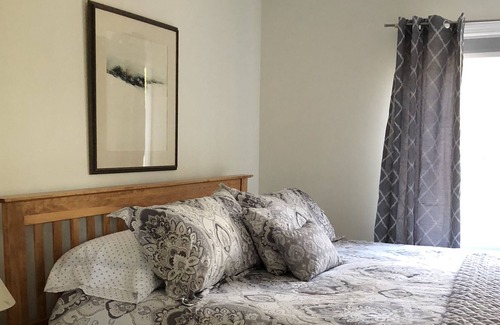 Danbury Casa | Less than 1 mile from Ragged Mountain
