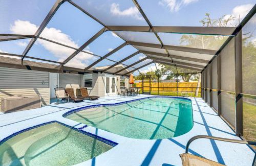 Ruskin Casa | Less Than 2 Mi to Beach and Marina Bright Ruskin Retreat!