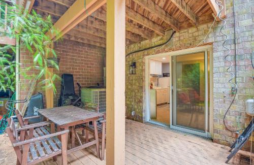 Simpsonville Apartamento | Less Than 25 Mi to Downtown Baltimore and DC Apt with Deck