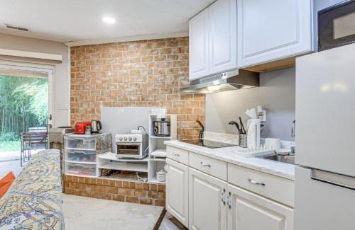 Simpsonville Apartamento | Less Than 25 Mi to Downtown Baltimore and DC Apt with Deck