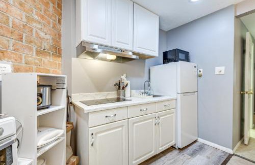 Simpsonville Apartamento | Less Than 25 Mi to Downtown Baltimore and DC Apt with Deck