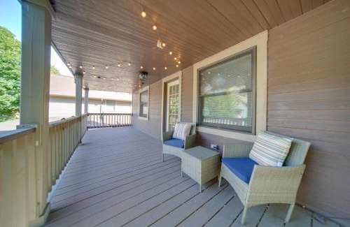 Tremont Apartamento | Less Than 3 Mi to Dtwn Cleveland Apt with Deck and Wet Bar