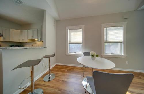 Tremont Apartamento | Less Than 3 Mi to Dtwn Cleveland Apt with Deck and Wet Bar