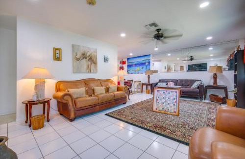 Miami Gardens Casa | Less Than 3 Mi to Hard Rock Stadium Miami Home with Sunroom