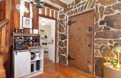 North Auburn Cabina | Lester Cabin 5min to Downtown Auburn 20min to Roseville next to Mountain Biking