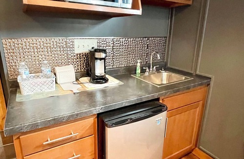 North Shore Cabina | Lester River Retreat - 8 miles to Downtown Duluth