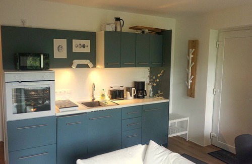 Burglesum Apartamento | Lesum-auen. Ruhige Ferienwohnung mit Terrasse und Garten