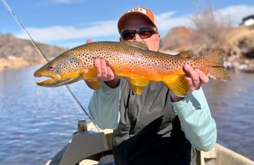 East Thermopolis Casa | Let's Go ! Highly Rated, Location Perfect, Pools One Minute, Amenity-Rich with Wonderful Comfort, and Pup Friendly, Discover An Exceptional Wyoming Stay, Thermopolis River Walk Home at Hot Springs State Park, 'Where Families and Fisherman Stay'