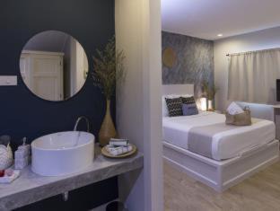 North Pattaya Hotel | Let's Hyde Pattaya Resort & Villas - Pool Cabanas