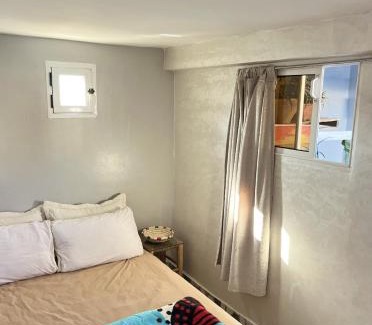 Tamrhakht Cama Y Desayuno | Let Us Surf