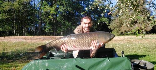 Saint-Junien Casa | L’Etang Carp fishing lake and Gite