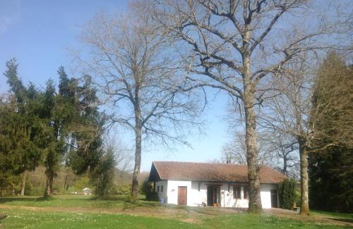 Saint-Junien Casa | L’Etang Carp fishing lake and Gite