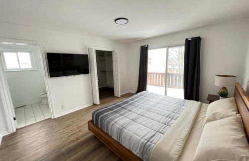 Barrie Casa | Letitia Heights !E Spacious and Quiet Private Bedroom with Private Bathroom