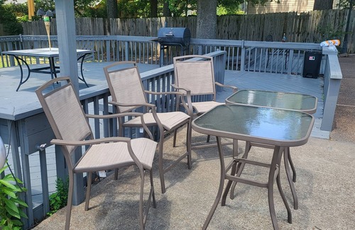 Cordova Casa | Lets sit around the pool at Home Away from Home and its centrally located