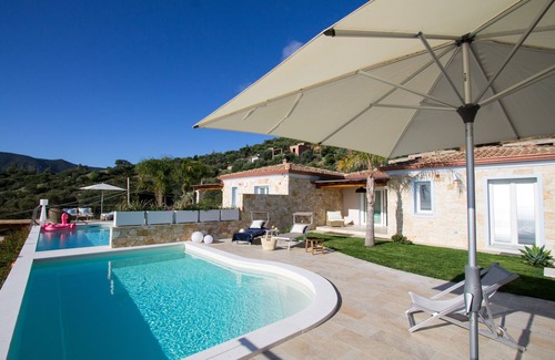 Tertenia Villa | Levante - Magnífica villa con piscina y vista panorámica de la bahía de Foxi Manna