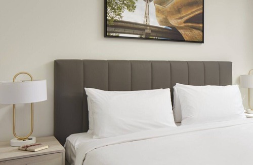 South Lake Union Hotel | Level Seattle- Two Bedroom Suite