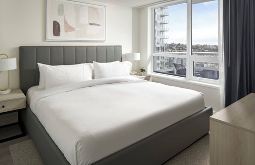 Belltown Hotel | Level Seattle- Water Views in this Three Bedroom Sky Suite