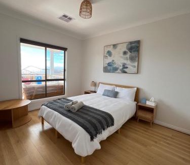 Port Hughes Casa | Levendi on Par