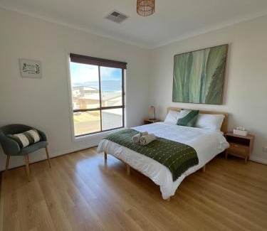 Port Hughes Casa | Levendi on Par