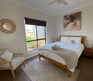 Port Hughes Casa | Levendi on Par