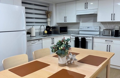 Willoughby Apartamento | Levida Living - Cozy 2 Bedroom Suite at the Heart of Langley